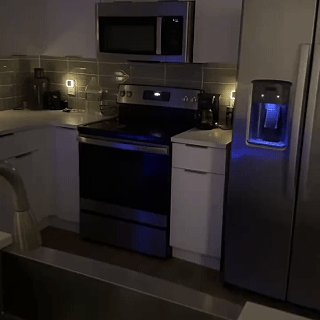 🌙 Smart Sensor Night Light – Automatic ON/OFF, Soft Warm Glow, Energy Saving